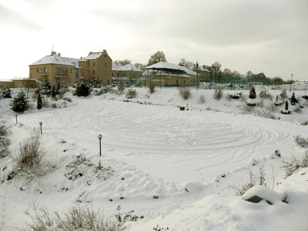 Hotel Allvet Drnovice  Bagian luar foto